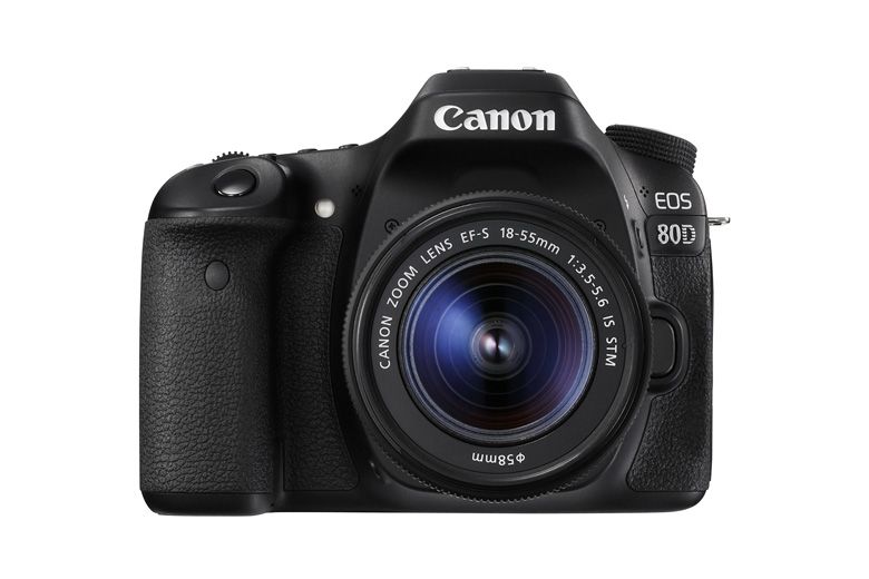 Canon EOS 80D mit EF-S 18-55 IS STM