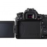 Canon EOS 80D mit aufgeklapptem LCD-Display